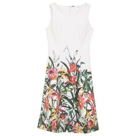 T Tahari Dresses & Skirts - T Tahari Fit & Flare Floral Dress